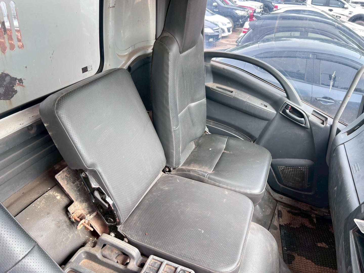 ISUZU FRR210 (80-9996) ISUZU FRR210 (80-9996)