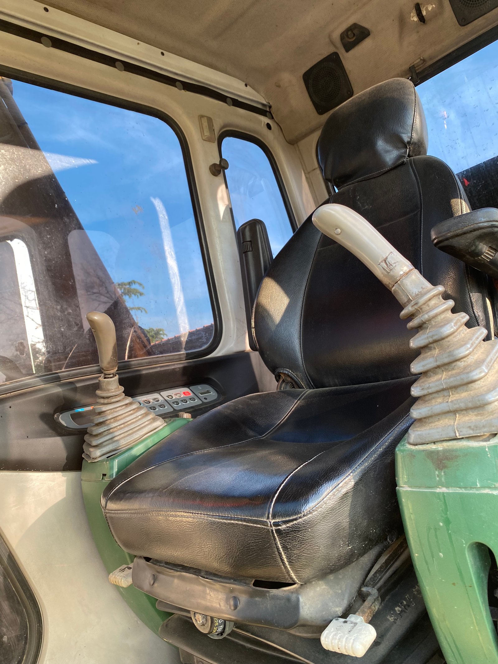 SUMITOMO  SH 130