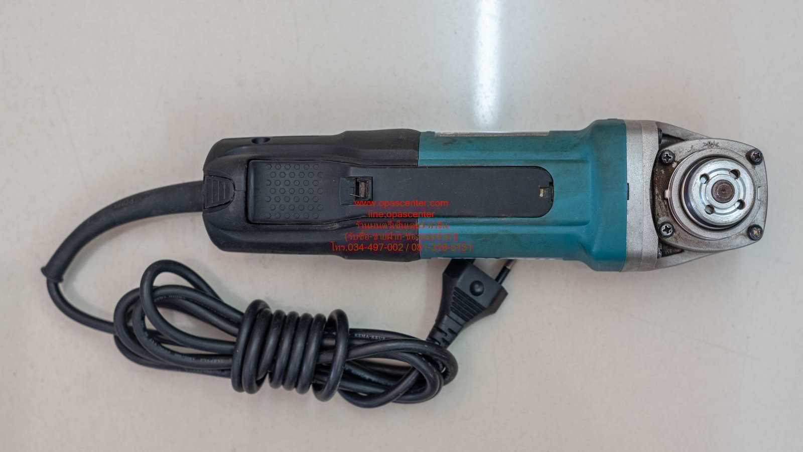 เครื่องเจียรไฟฟ้ามากีต้าร์ MAKITA 4 นิ้ว 840 วัตต์ รุ่น 9556HP ความเร็วรอบ 11,000 รอบนาที สวิตช์บีบ เครื่องเจียรไฟฟ้ามากีต้าร์ MAKITA 4 นิ้ว 840 วัตต์ รุ่น 9556HP ความเร็วรอบ 11,000 รอบนาที สวิตช์บีบ