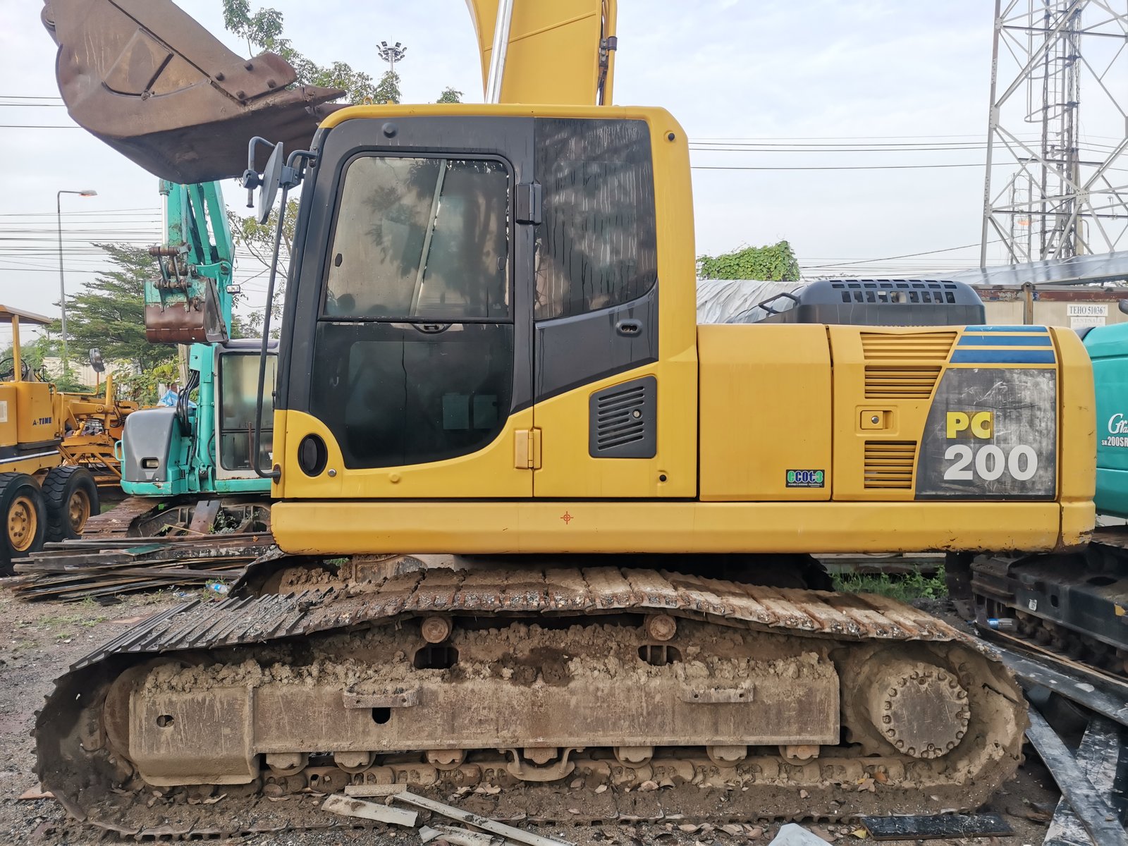 ขาย Komatsu 200-8 N1 สภาพดี รถสวย เช็คระยะศูนย์ Komatsu ทุกรอบ ขาย Komatsu 200-8 N1 สภาพดี รถสวย เช็คระยะศูนย์ Komatsu ทุกรอบ