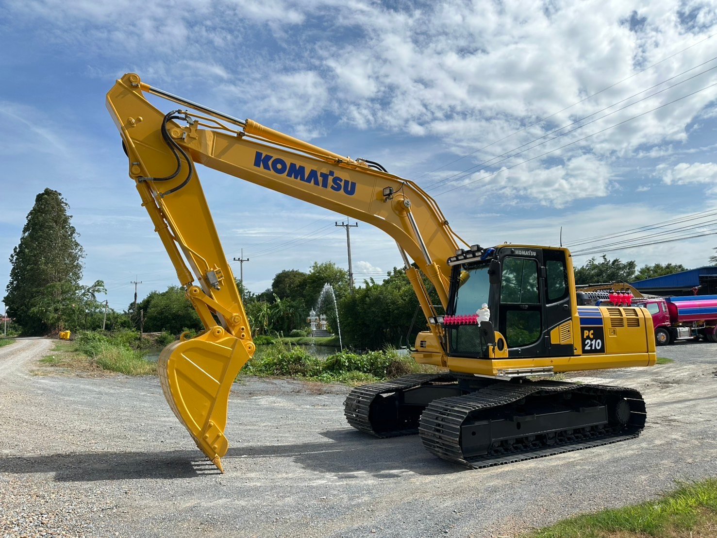 KOMATSU. PC 210-10 1,880,000 พร้อมไลร์แย็ก 5,000 ชม เอกสารแจ้งจำหน่าย