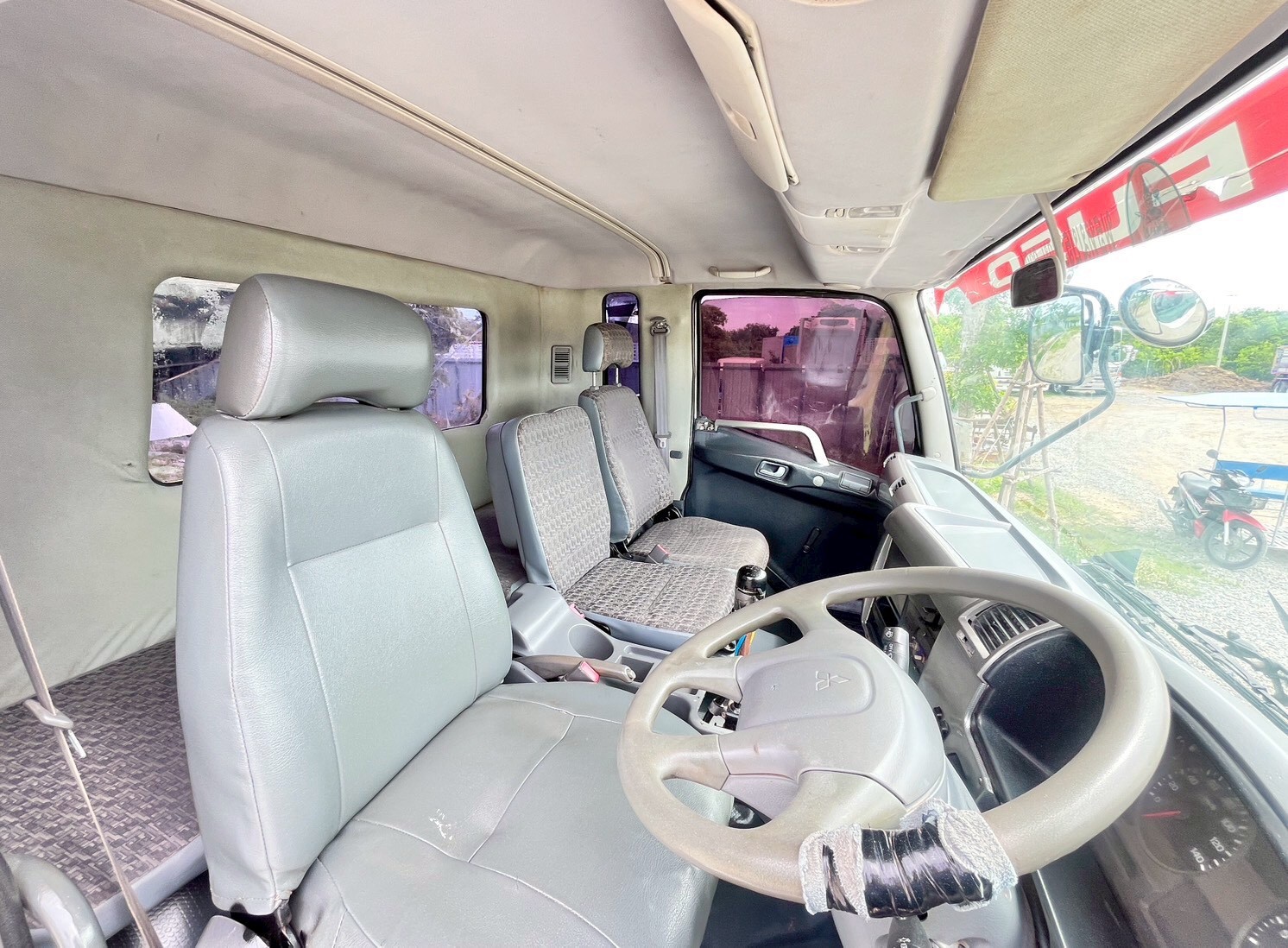10 ล้อดั้ม มิชซู FUSO M6 240แรง ปี 55 10 ล้อดั้ม มิชซู FUSO M6 240แรง ปี 55