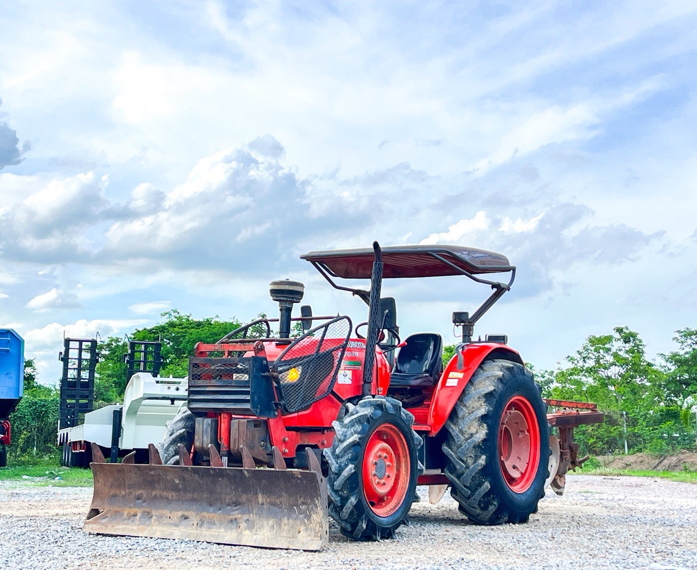 รถไถ KUBOTA M7040