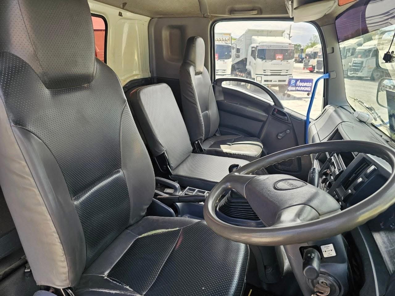 หกล้อเครน ISUZU FTR 240 แรงปี57 (6774)