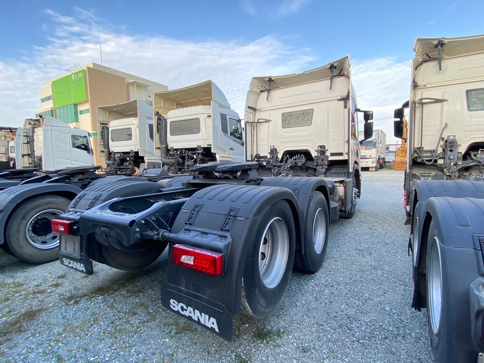 สิบล้อหัวลาก SCANIA P360 360 แรงปีผลิต 65 (7373) สิบล้อหัวลาก SCANIA P360 360 แรงปีผลิต 65 (7373)