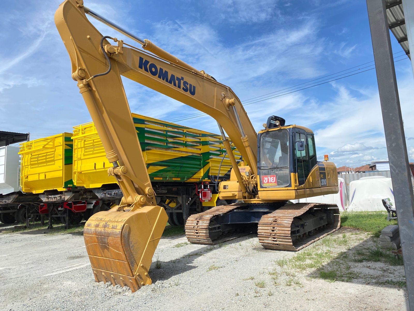 รถแบ็คโฮ KOMATSU PC200-7 150แรง ปี 48(4599)
