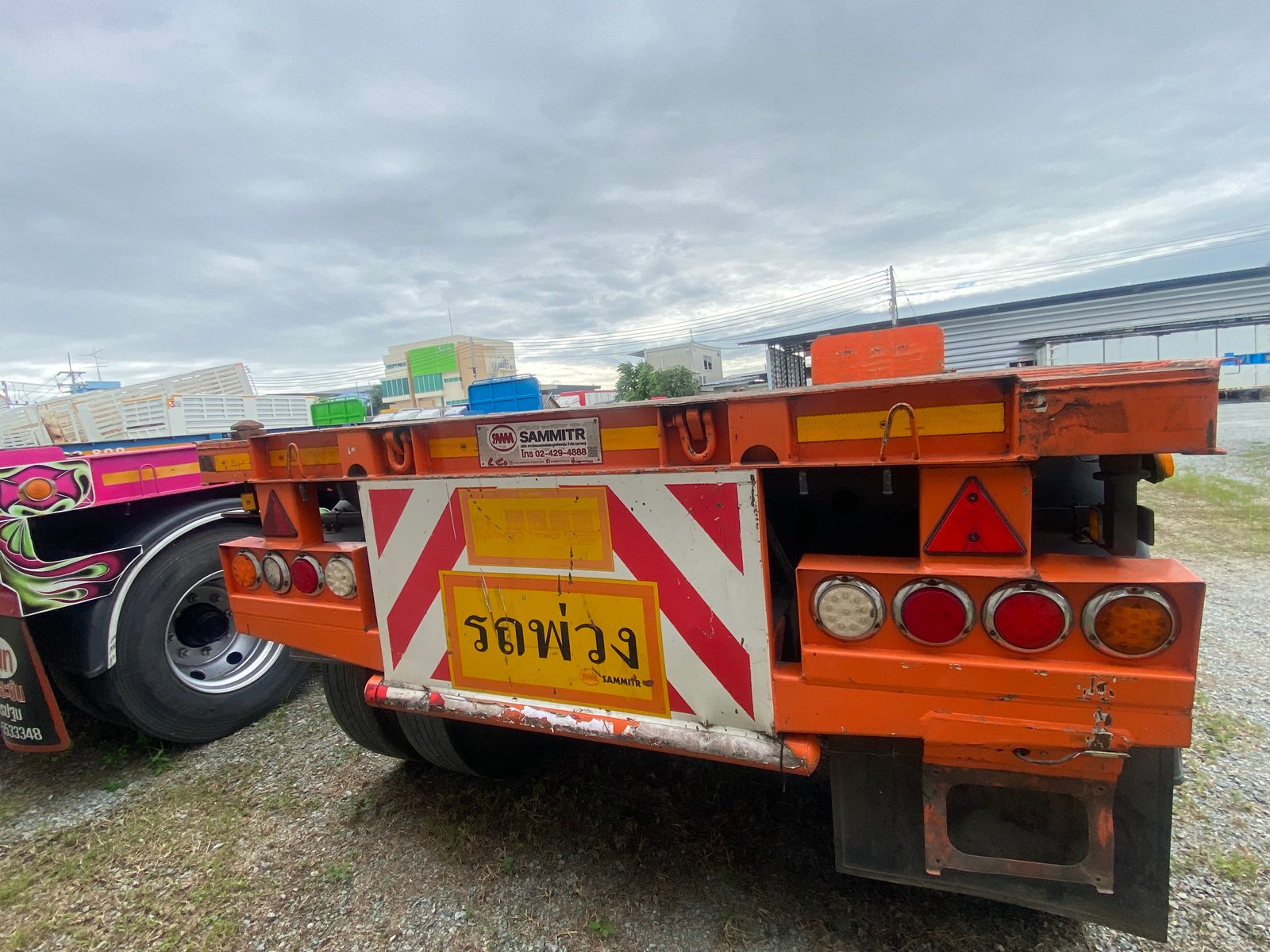 หางพื้นเรียบ สามเพลา อู่สามมิตร ปี 65(6080)