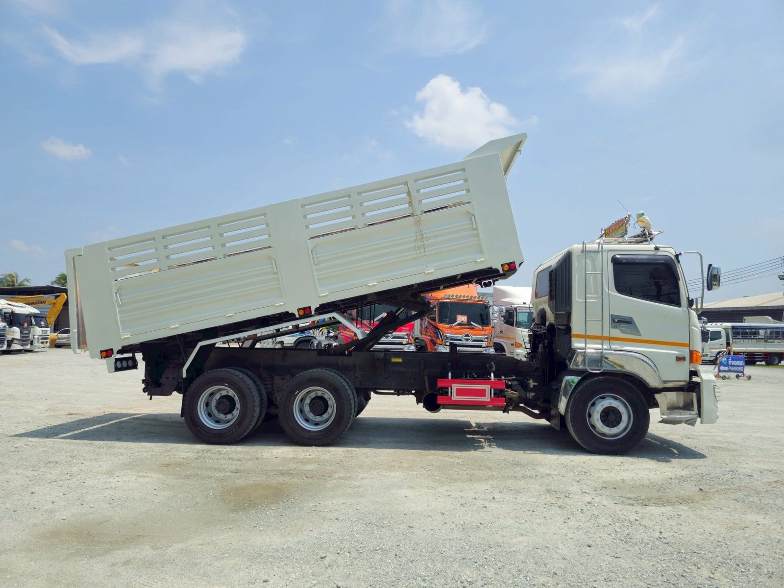 สิบล้อดั้มพ์ HINO FM1A 344 แรง ปี 65(1820)