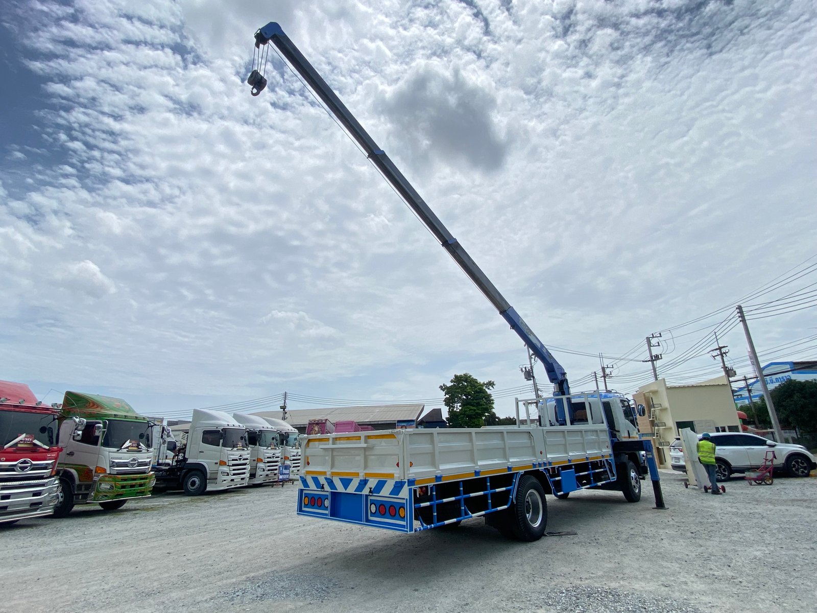 หกล้อเครน ISUZU FTR 240 แรงปี57 (6774)