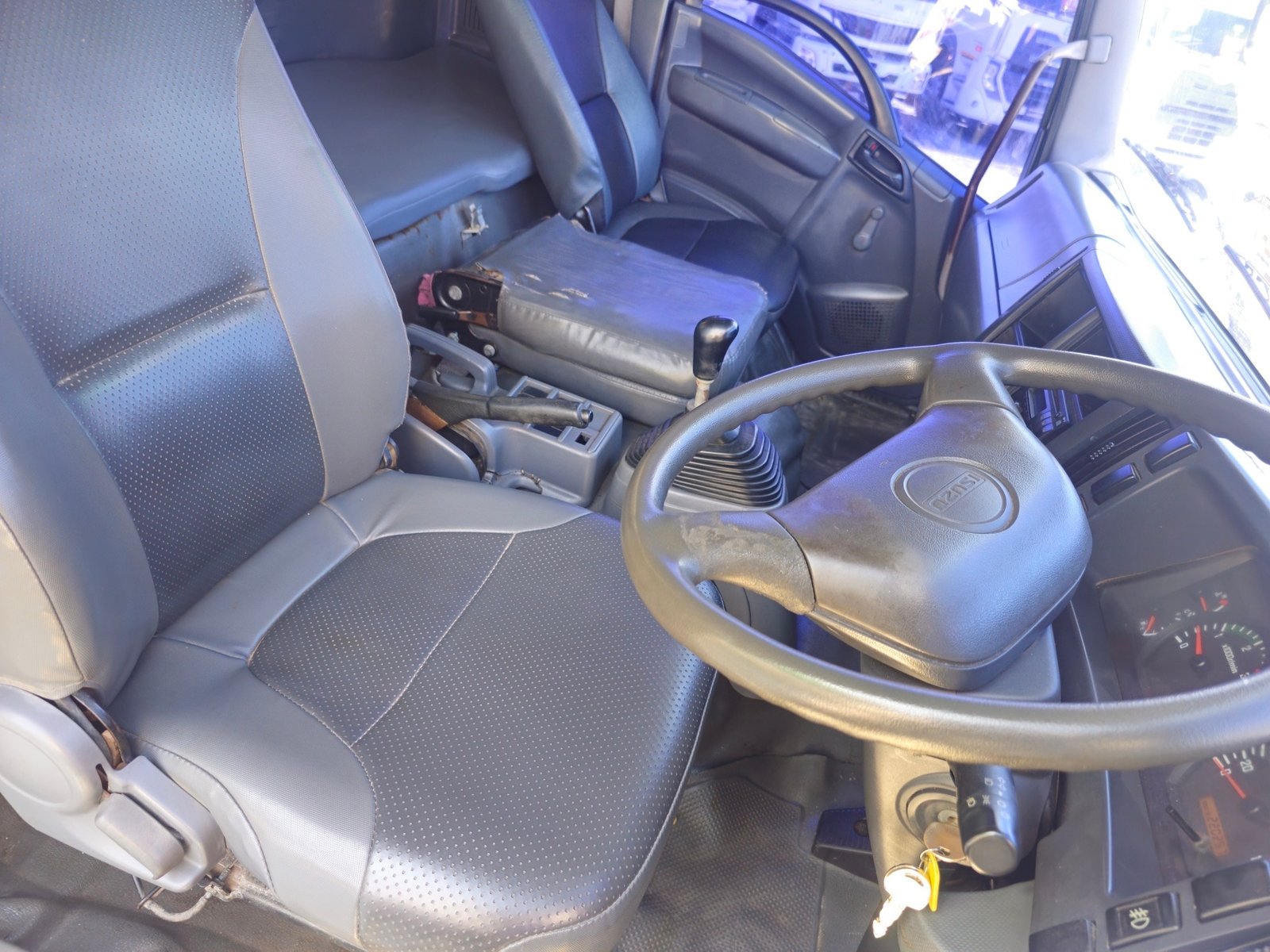 สิบล้อตู้ ISUZU FVM 240 แรง เพลาเดียว ปี 56 (4822)