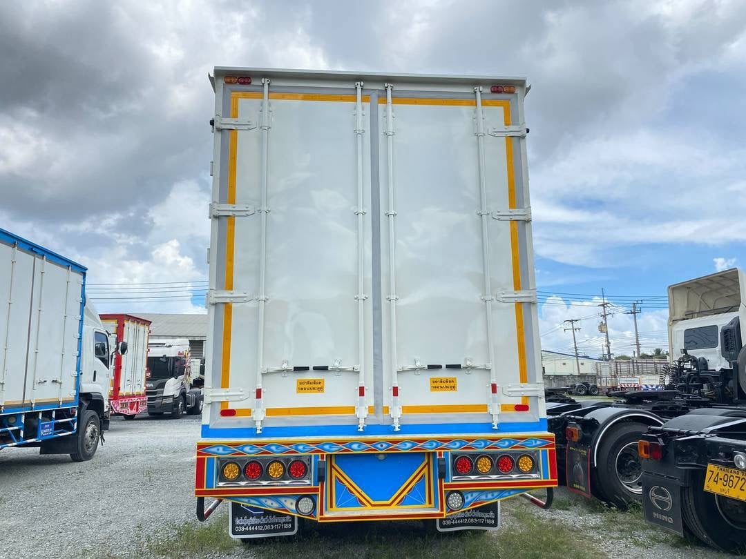 👉🏻สิบล้อตู้ ISUZU FVM 240 แรง เพลาเดียว ปี 56(4822) 👉🏻สิบล้อตู้ ISUZU FVM 240 แรง เพลาเดียว ปี 56(4822)