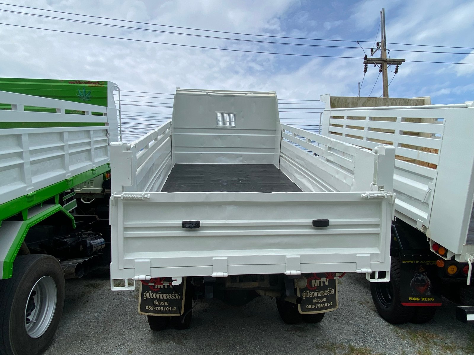 หกล้อดั้มพ์ ISUZU FRR 210 แรง ปี 65(1030)