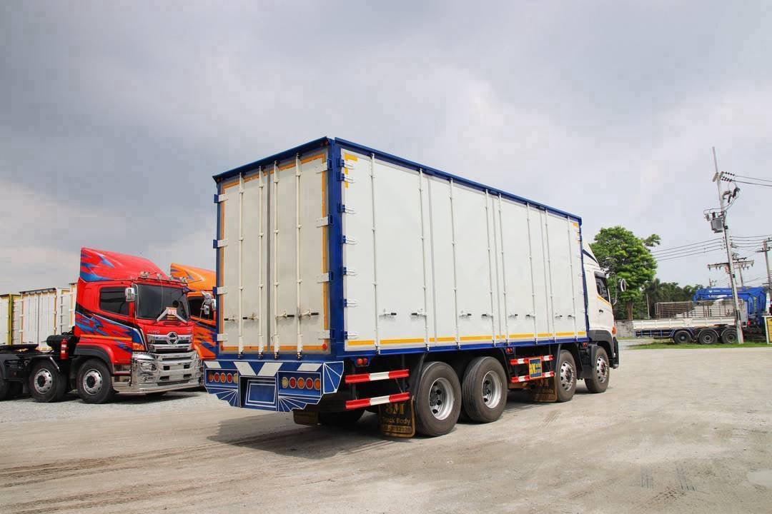 สิบสองล้อตู้หกบาน HINO GY2P 380 แรง ปี 65(2556) สิบสองล้อตู้หกบาน HINO GY2P 380 แรง ปี 65(2556)