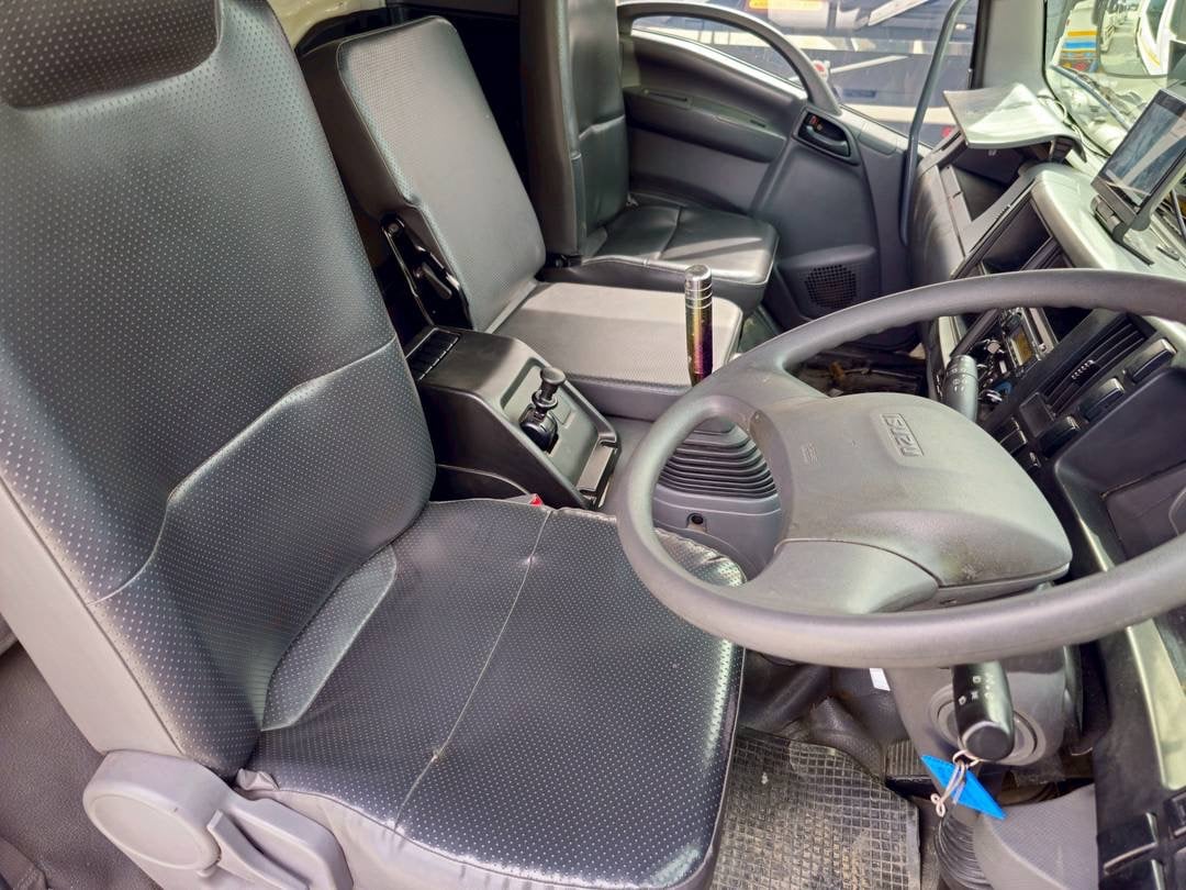 หกล้อตู้สิบบาน ISUZU FTR 240 แรง ปี 64(5105)