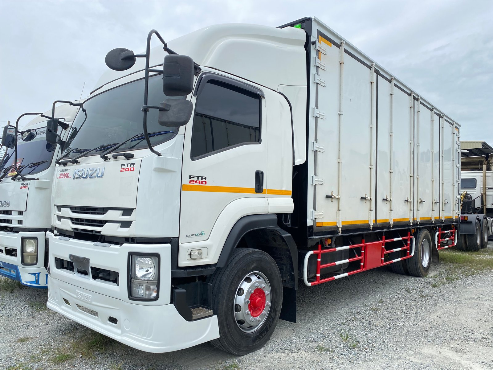 หกล้อตู้สิบบาน ISUZU FTR 240 แรง ปี 64(5105)
