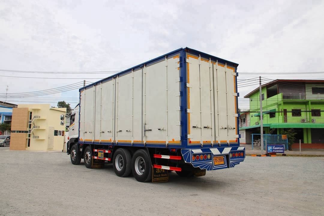 สิบสองล้อตู้หกบาน HINO GY2P 380 แรง ปี 65(2556) สิบสองล้อตู้หกบาน HINO GY2P 380 แรง ปี 65(2556)