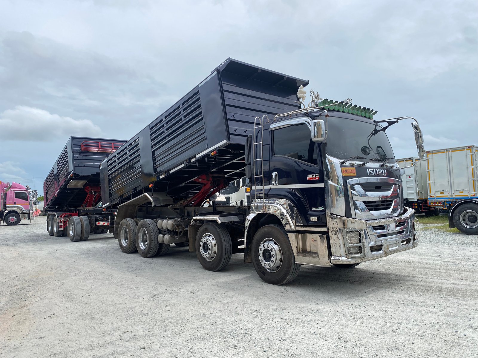สิบสองล้อดั้มพ์ ISUZU FYH 360 แรง ปี 65 หางดั้มพ์ สองเพลา อู่แม็กเทรลเลอร์และปี 65 (3777)(3778) สิบสองล้อดั้มพ์ ISUZU FYH 360 แรง ปี 65 หางดั้มพ์ สองเพลา อู่แม็กเทรลเลอร์และปี 65 (3777)(3778)