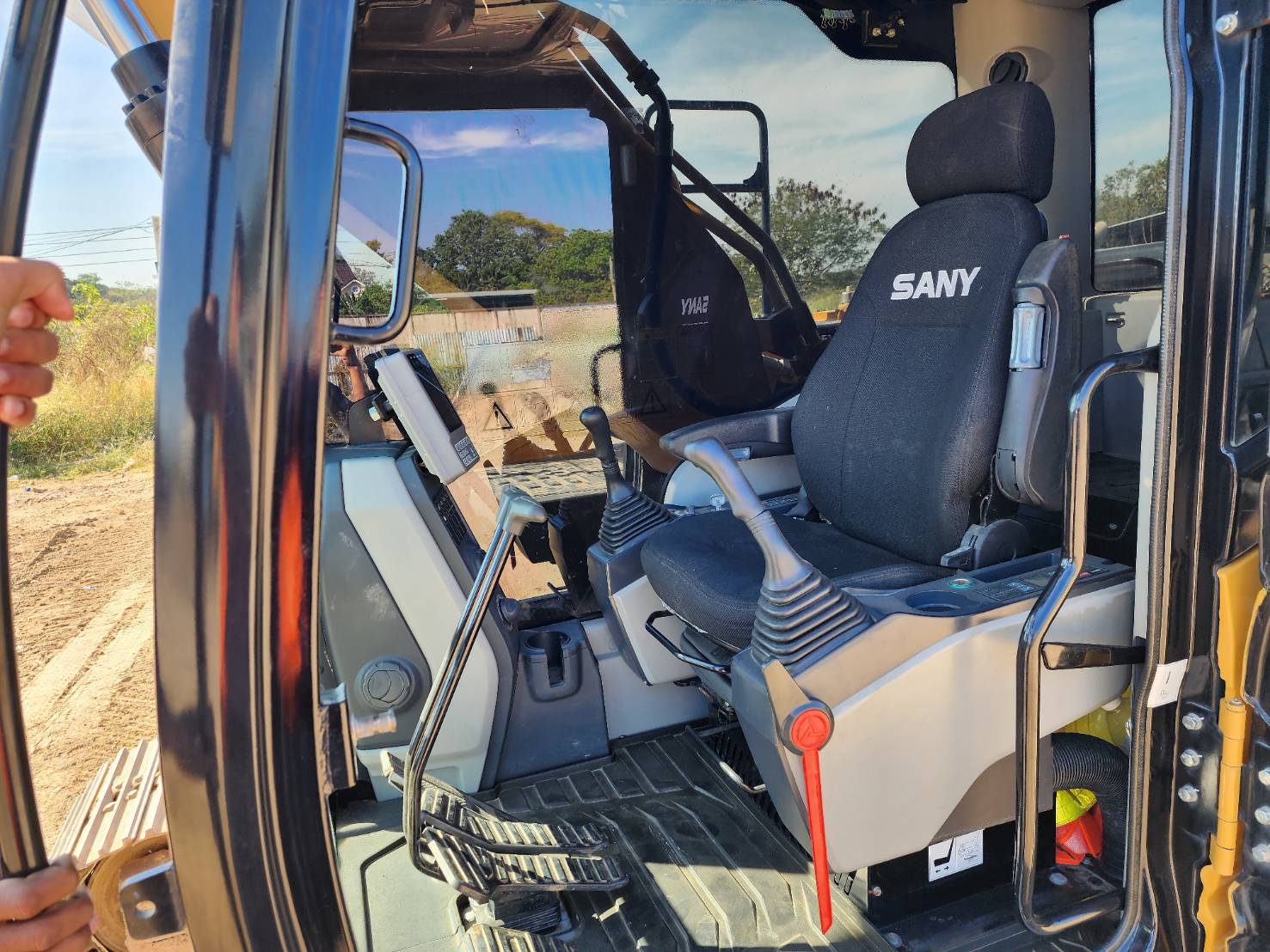 ขายดาวน์ SANY SY215C ขายดาวน์ SANY SY215C
