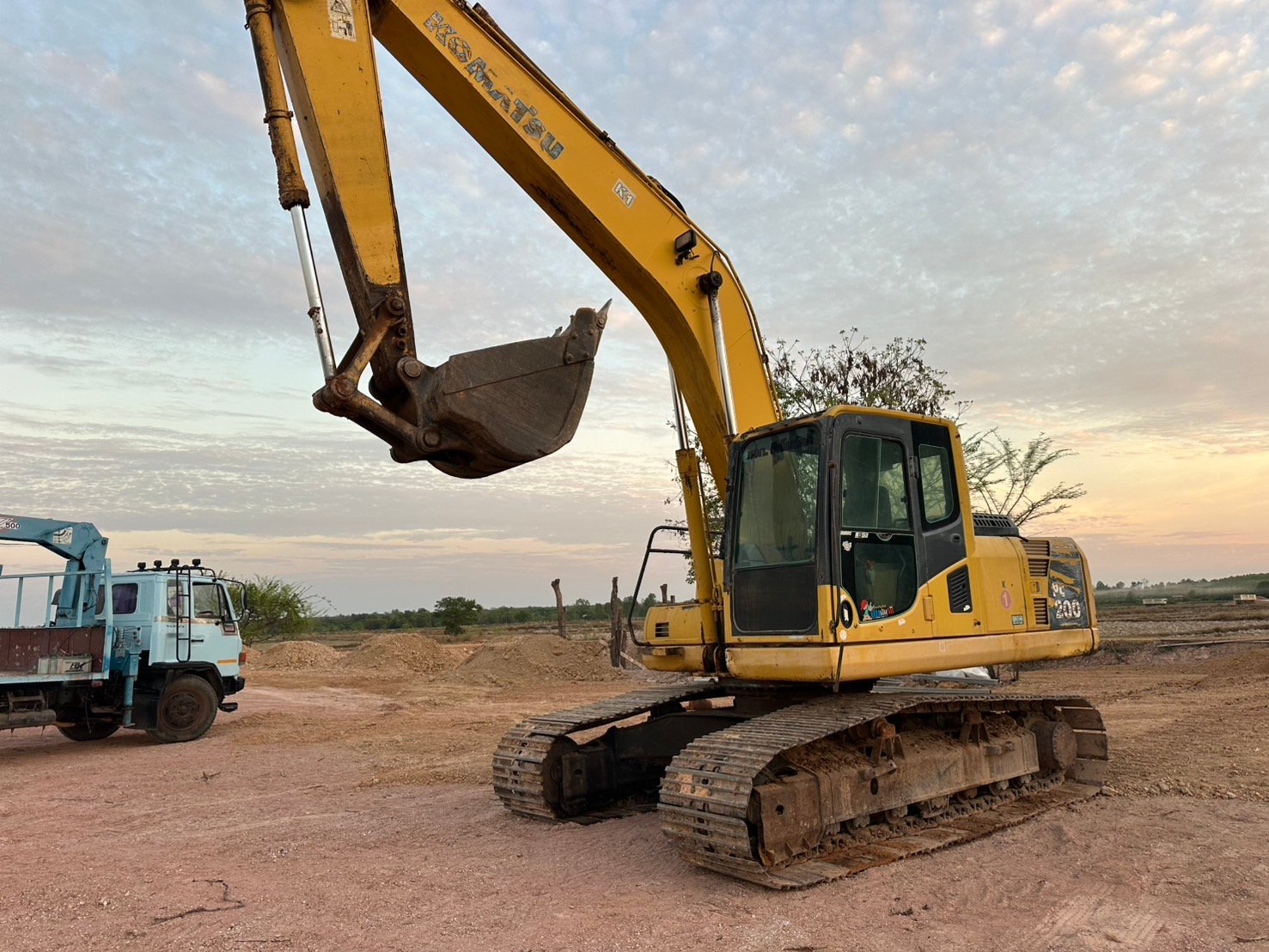 ขายรถ KOMATSU PC 200-8