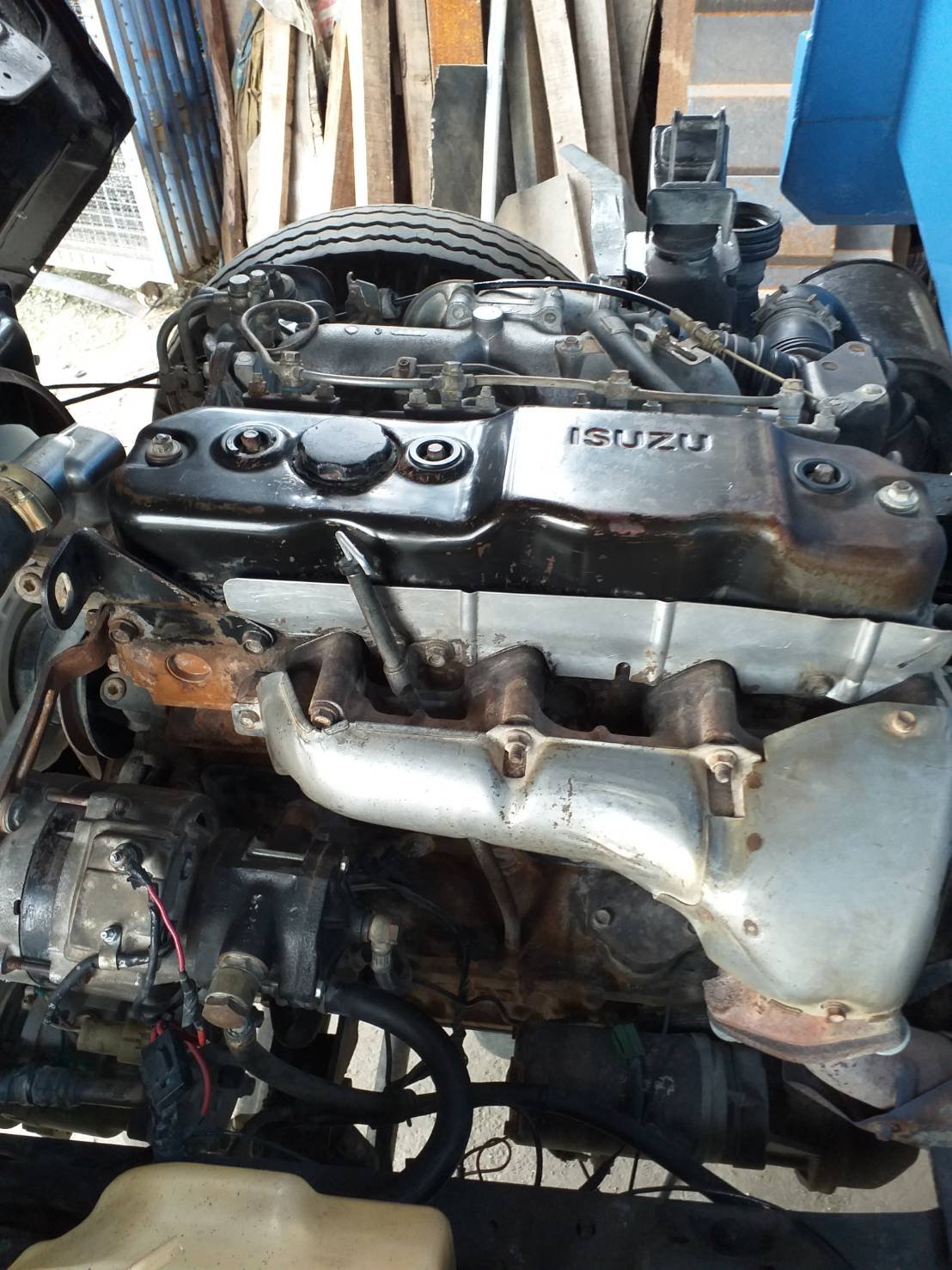 ขายรถ 6 ล้อ isuzu NPR 115 แรง