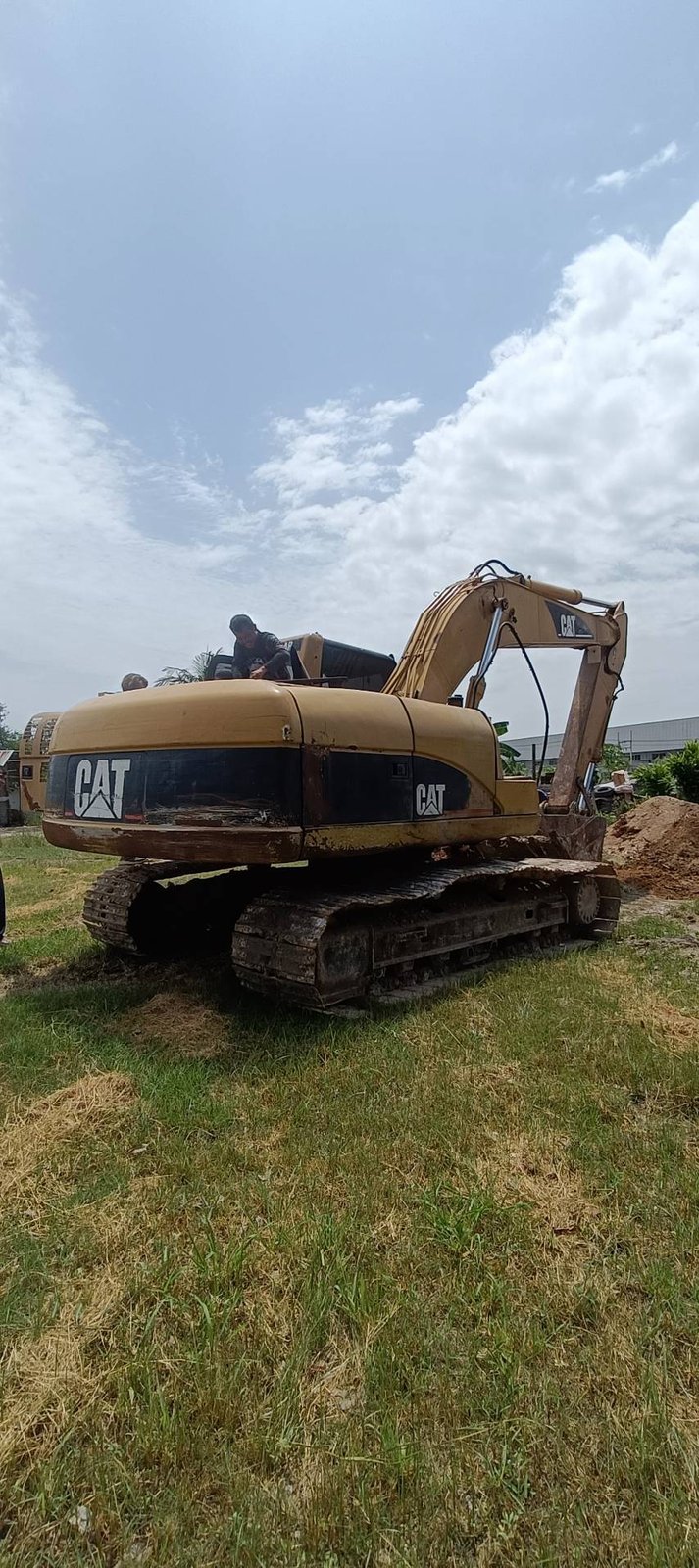 ขายรถแม็คโคร cat 320c