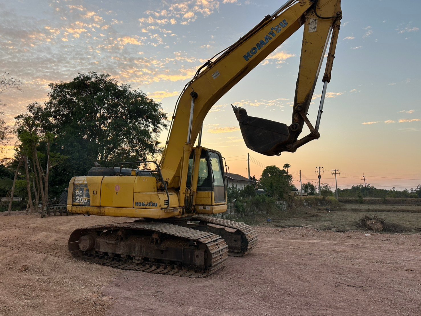 ขายรถ KOMATSU PC 200-8 ขายรถ KOMATSU PC 200-8