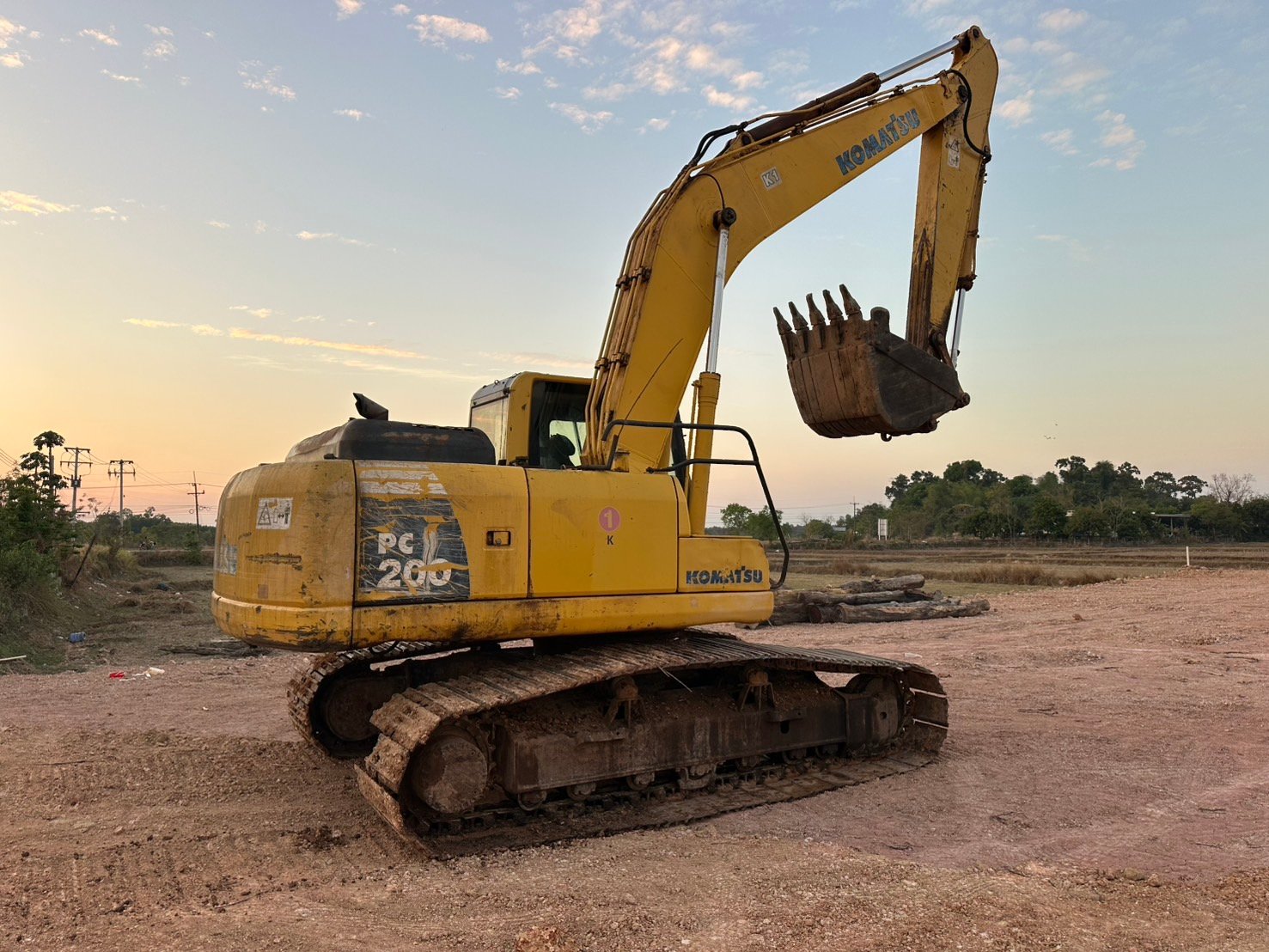 ขายรถ KOMATSU PC 200-8 ขายรถ KOMATSU PC 200-8