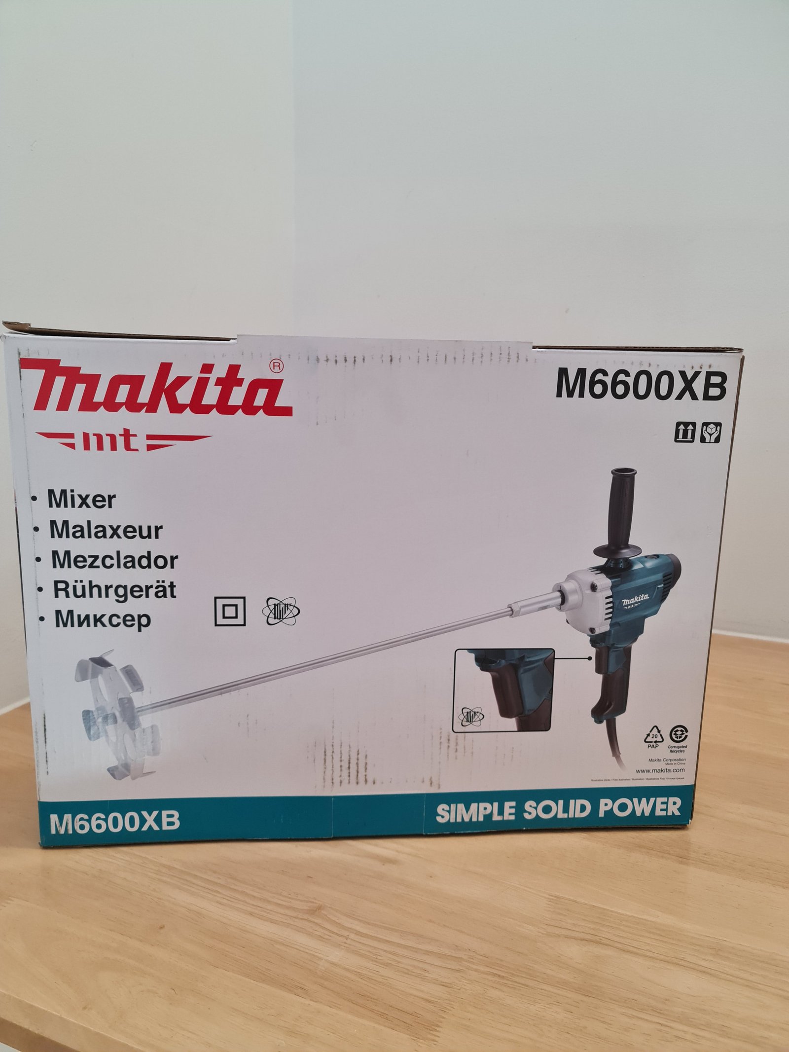 Makita เครื่องผสมสี 800วัตต์+อุกรณ์เสริม