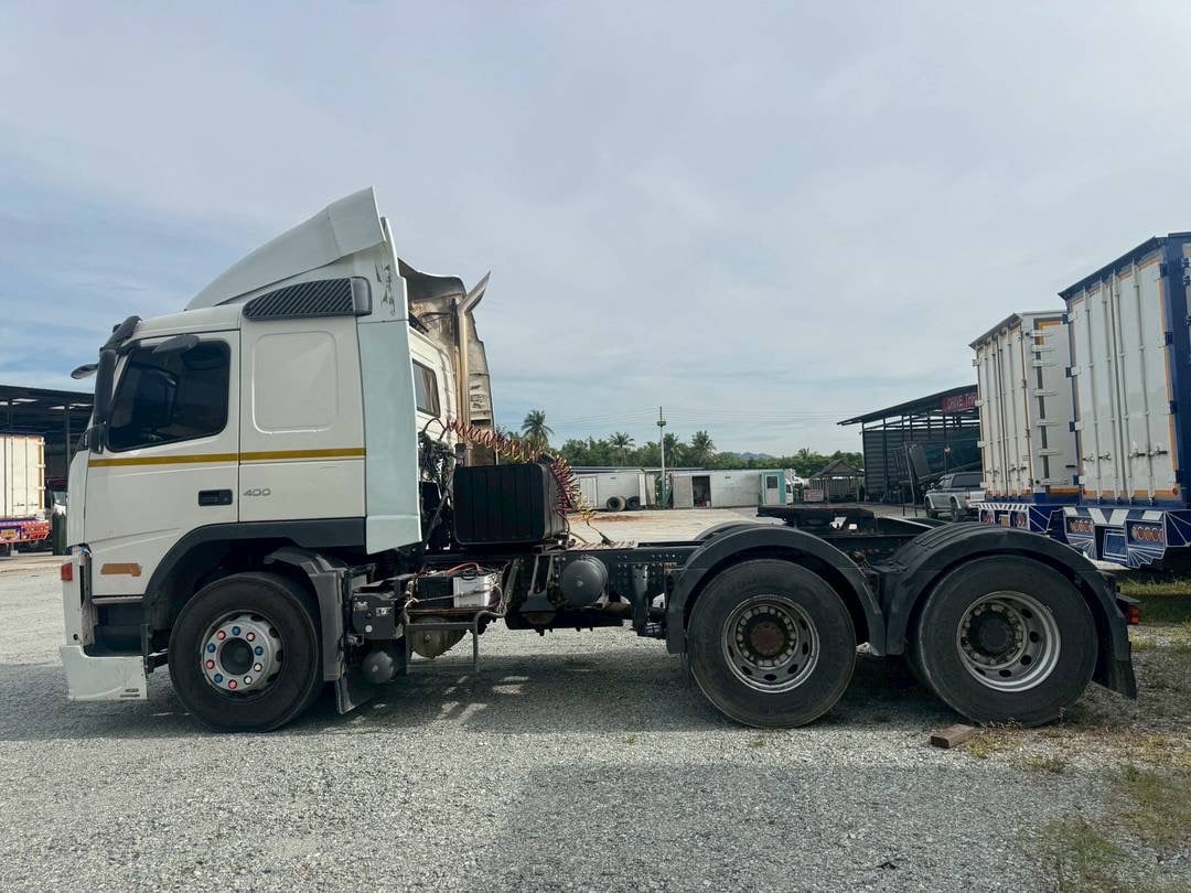 สิบล้อหัวลาก  volvo FM136
400 แรง ปี 2553 (9325)