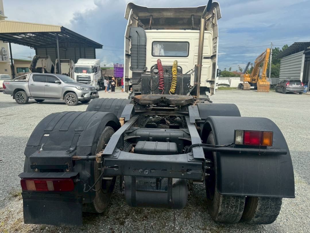 สิบล้อหัวลาก  volvo FM136
400 แรง ปี 2553 (9325)
