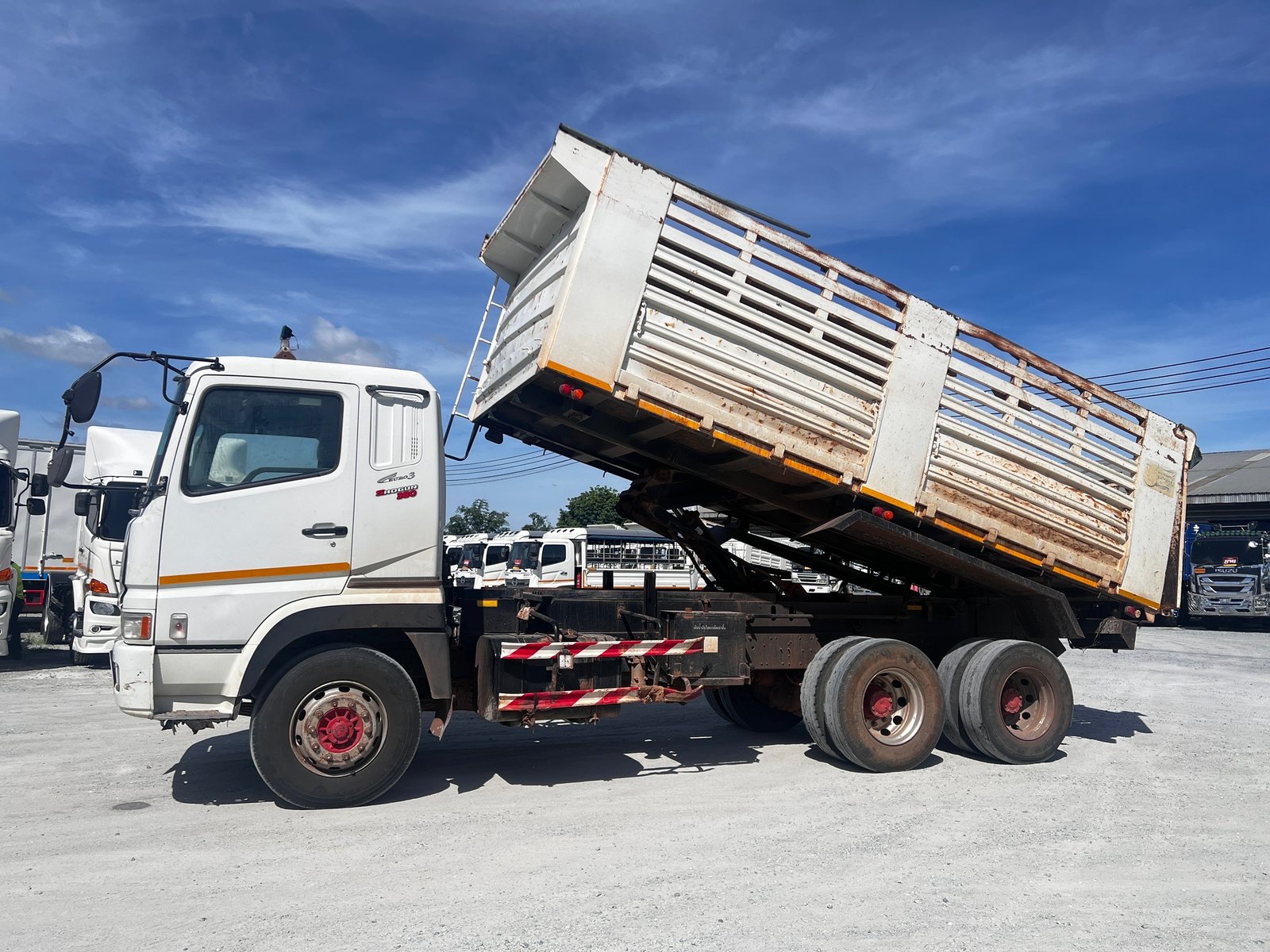 💥 สิบล้อดัมพ์ FUSO FV5 380แรง ปี62
(3145) 💥 สิบล้อดัมพ์ FUSO FV5 380แรง ปี62
(3145)