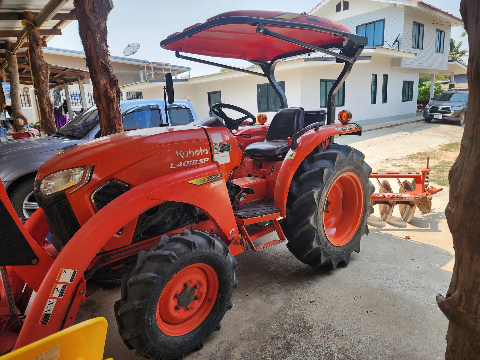 เจ้าของร้อนเงินฝากขายคะ L4018SP KIS ปี63 เดิมๆเครื่องเกียร์เดิม แน่น พร้อมใช้ มีเล่มครบ
เจ้าของตั้งราคาไว้  363,000 บาท หน้า+หลัง
ใครสนใจแจ้งราคามาได้คะ
โทร 088-8831878 ,084-546359