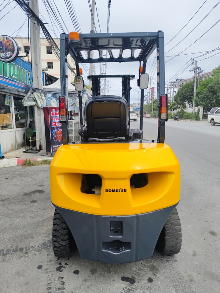 รถโฟล์คลิฟท์มือสอง KOMATSU FD25T-17 รถโฟล์คลิฟท์มือสอง KOMATSU FD25T-17