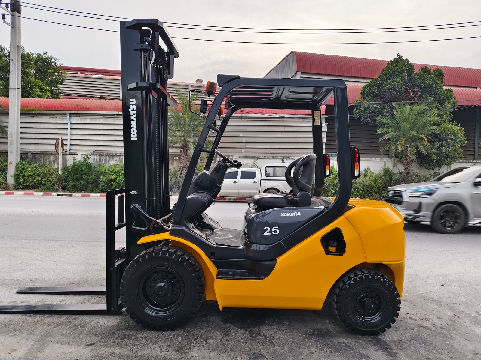 รถโฟล์คลิฟท์มือสอง KOMATSU FD25T-16