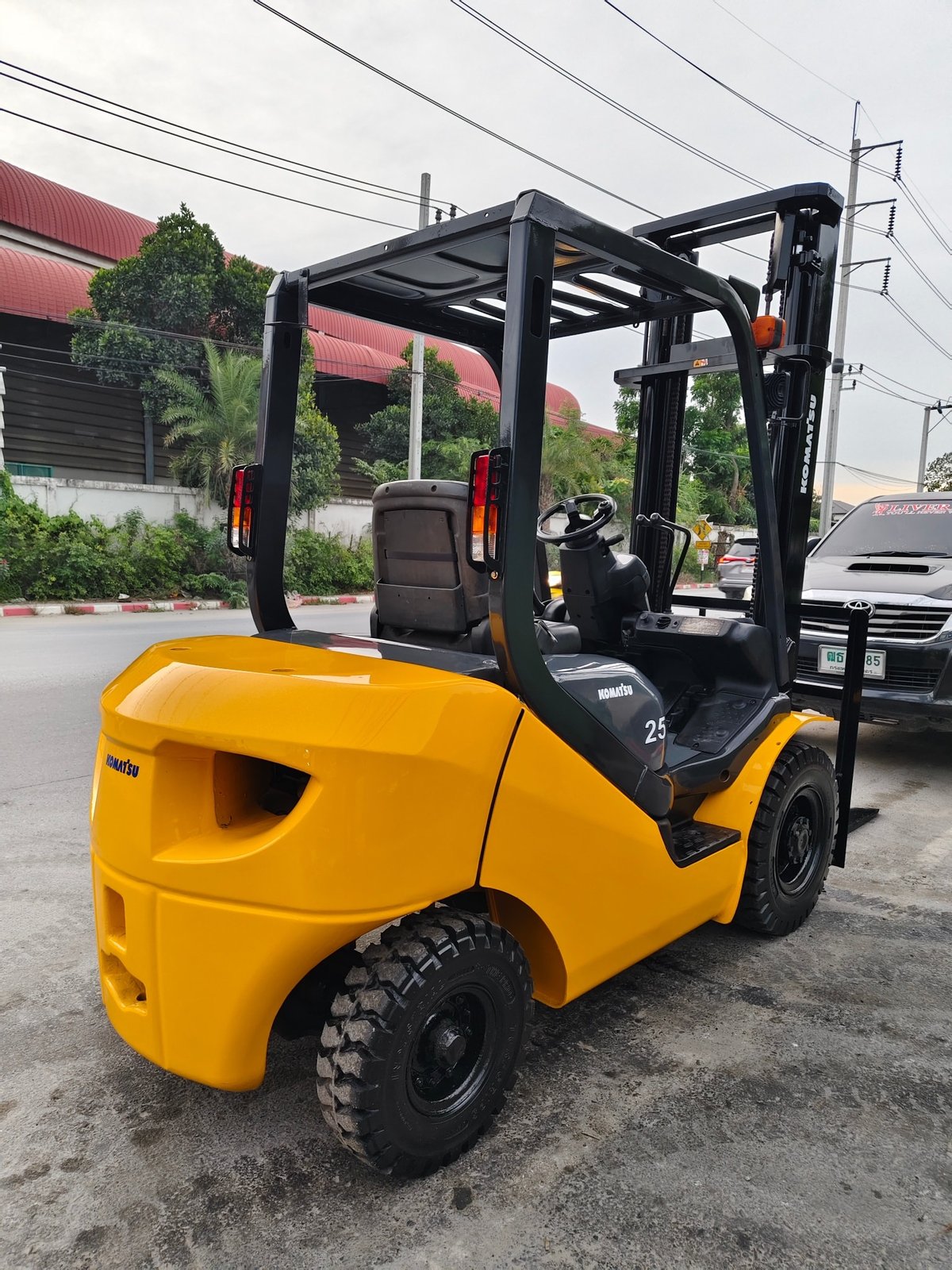 รถโฟล์คลิฟท์มือสอง KOMATSU FD25T-16 รถโฟล์คลิฟท์มือสอง KOMATSU FD25T-16