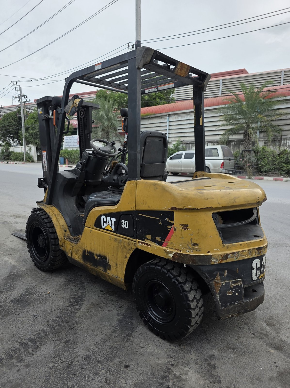 รถโฟล์คลิฟท์มือสอง CAT DP30NT รถโฟล์คลิฟท์มือสอง CAT DP30NT