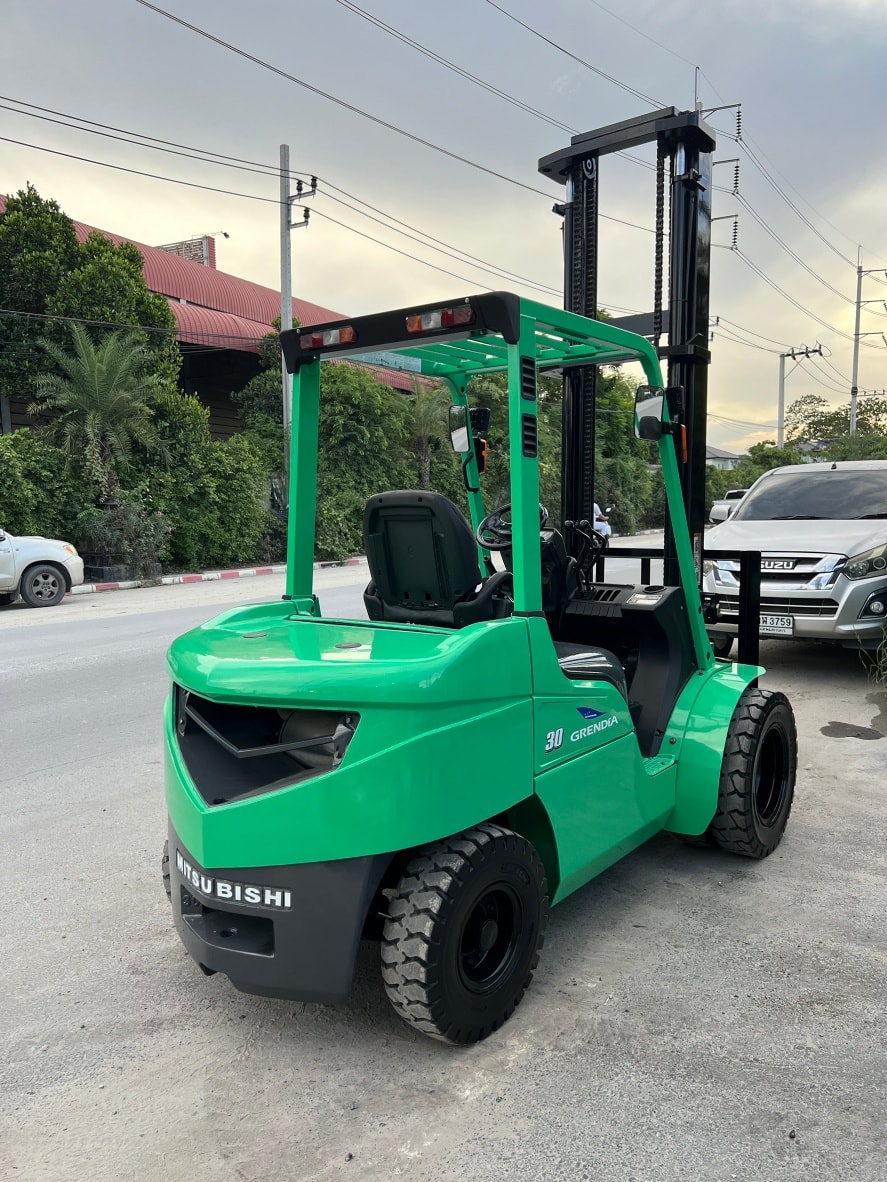 รถโฟล์คลิฟท์มือสอง MITSUBISHI FD30T(Grendia) รถโฟล์คลิฟท์มือสอง MITSUBISHI FD30T(Grendia)