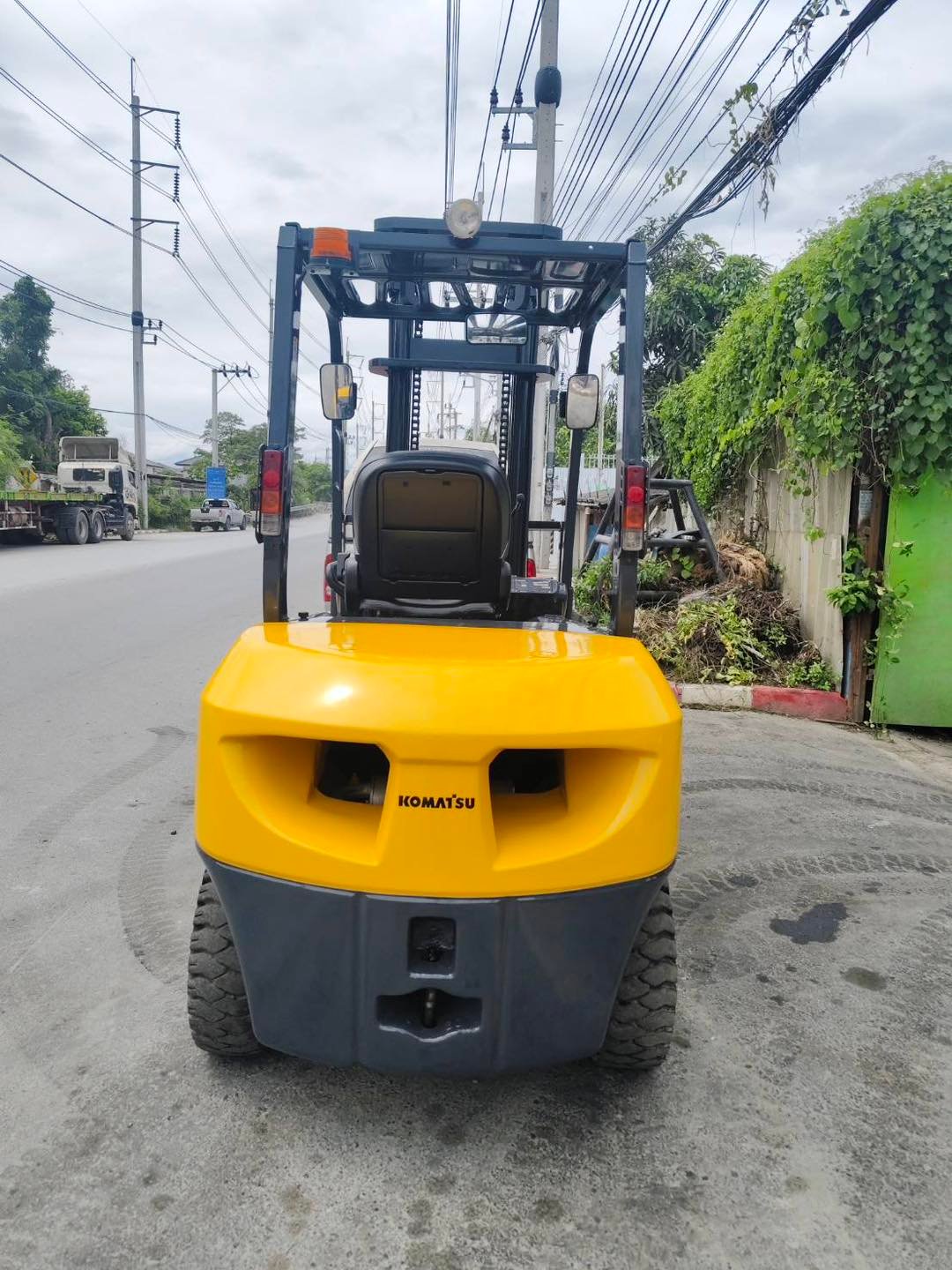รถโฟล์คลิฟท์มือสอง KOMATSU FD30T-17 รถโฟล์คลิฟท์มือสอง KOMATSU FD30T-17