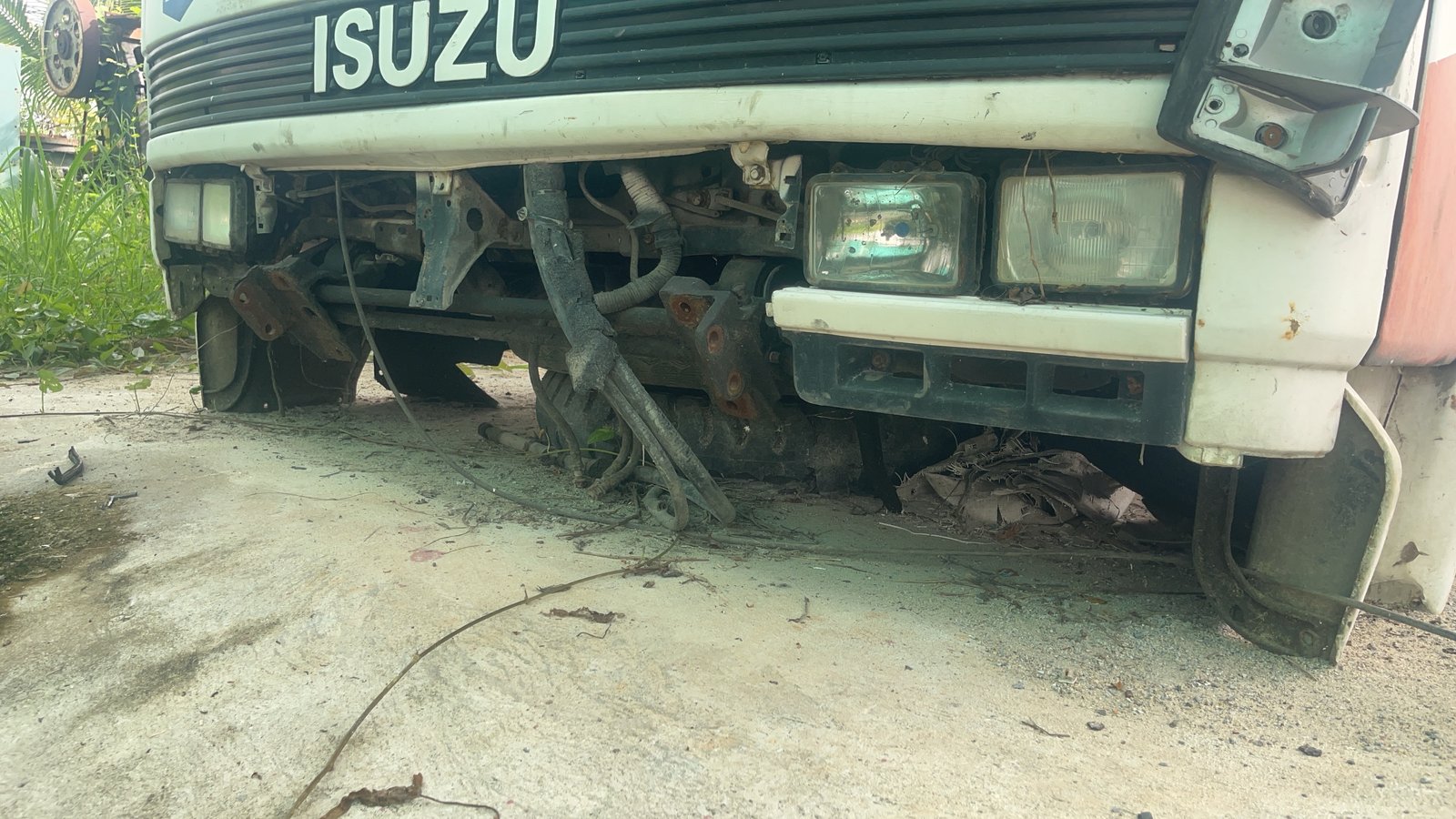 หัวเก๋ง ISUZU ROCKY ขายตามสภาพ ใส่ 10 ล้อ และ 6 ล้อใหญ่ ไฟ4ตา หัวเก๋ง ISUZU ROCKY ขายตามสภาพ ใส่ 10 ล้อ และ 6 ล้อใหญ่ ไฟ4ตา