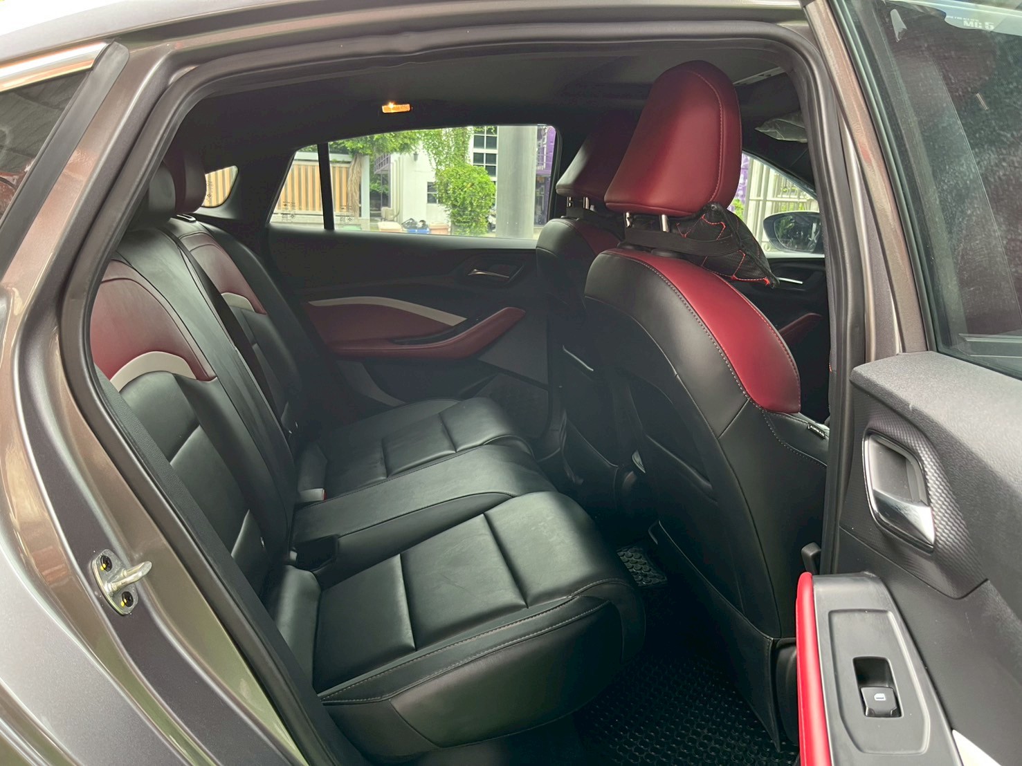 🚘 MG 5 TOP 1.5 X SUNROOF AT ปี 2024