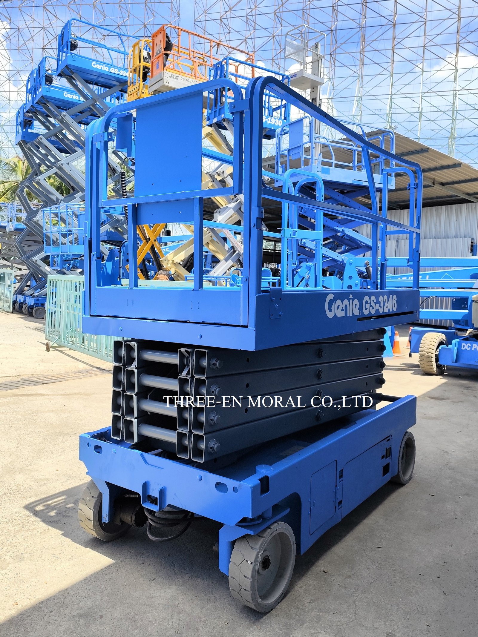 รถกระเช้า Scissor Lift Genie GS-3246
