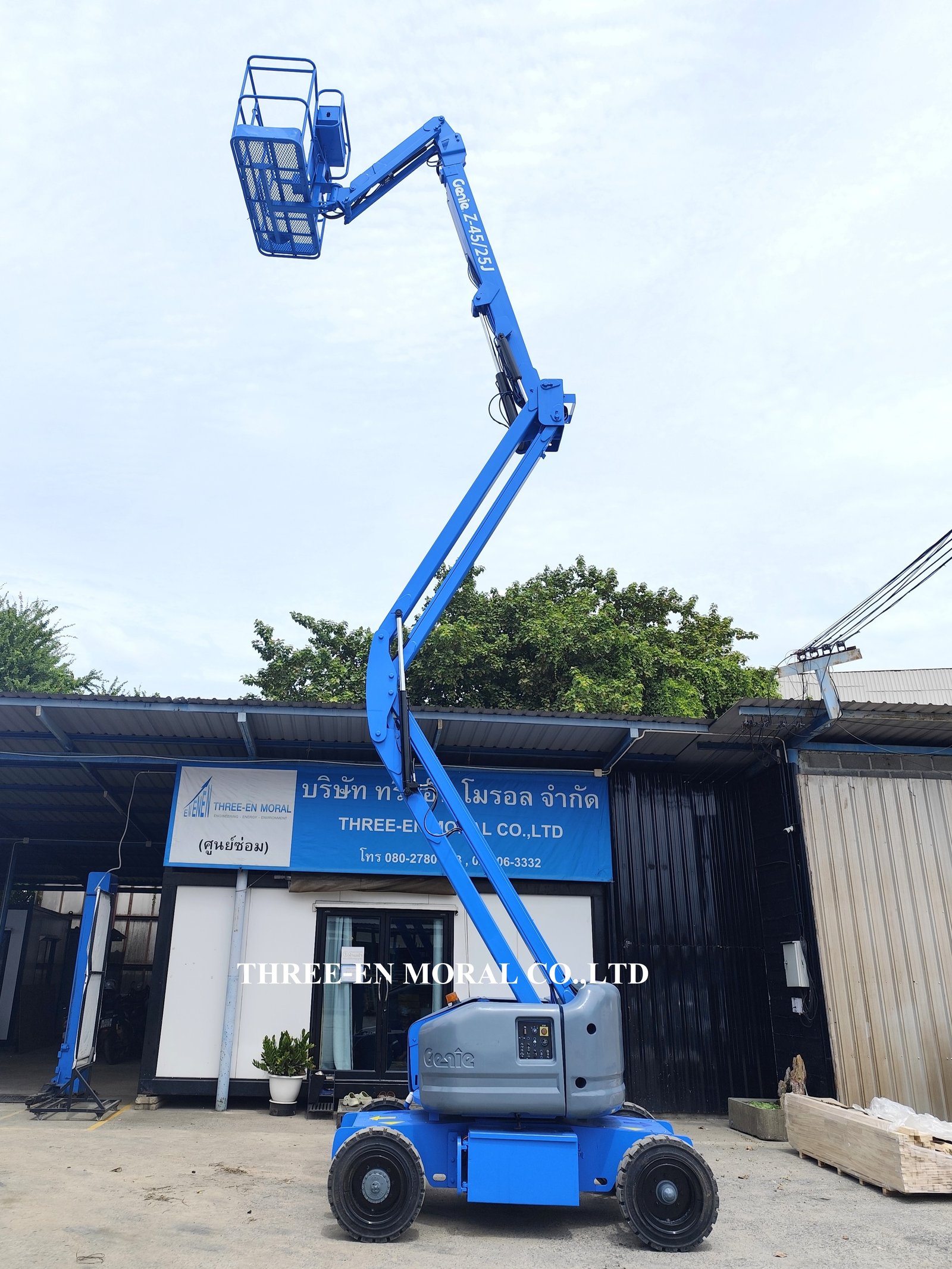 รถกระเช้า Boom Lift Genie Z45-25J รถกระเช้า Boom Lift Genie Z45-25J