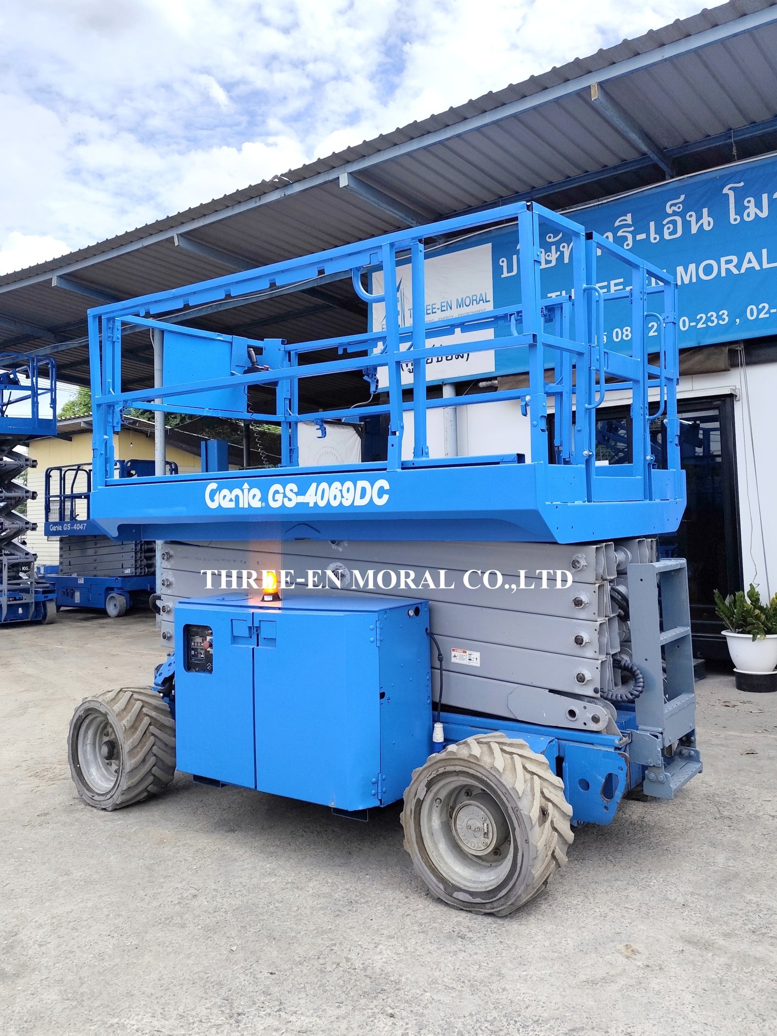 รถกระเช้า Scissor Lift Genie GS4069DC