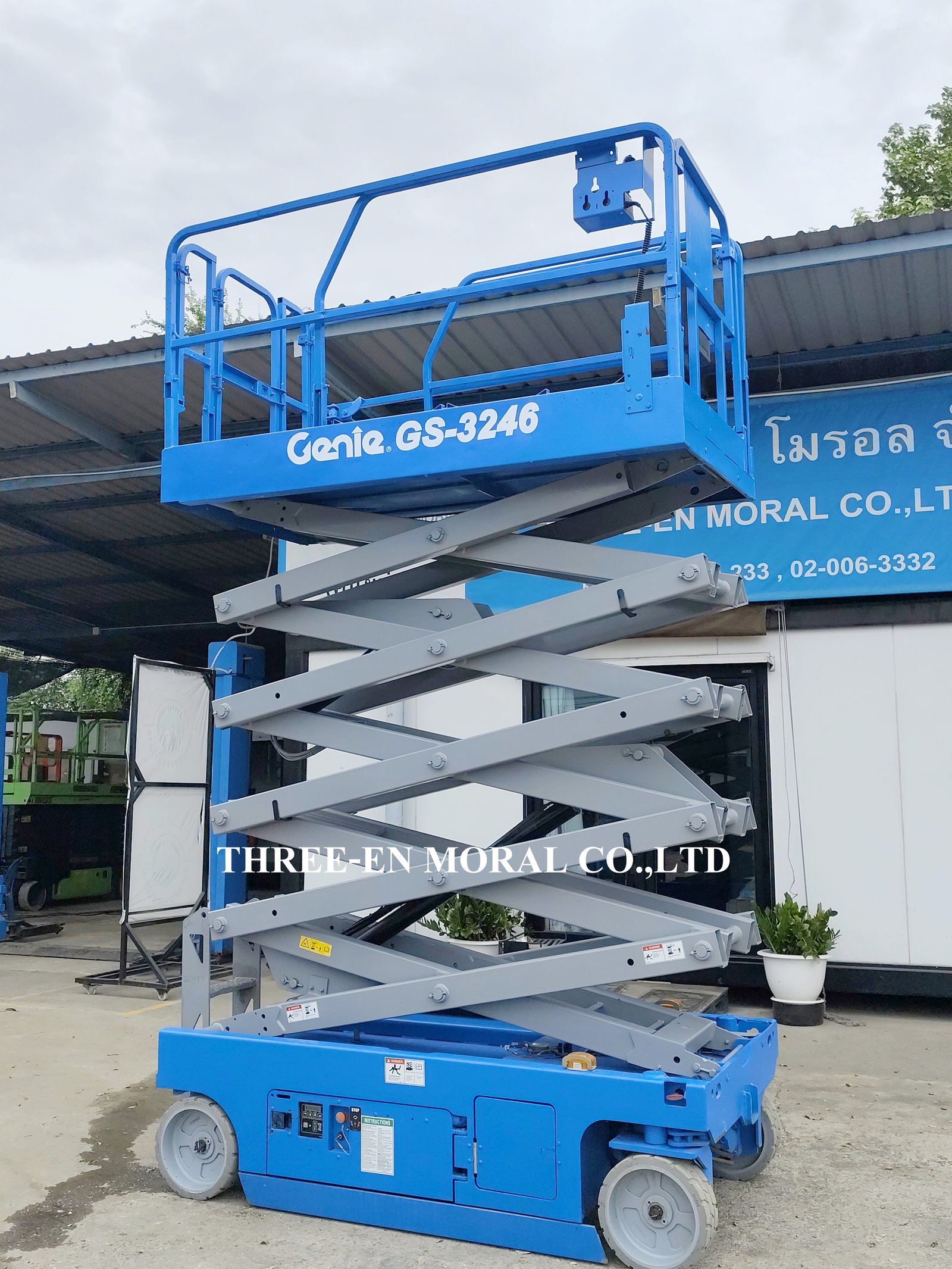 รถกระเช้า Scissor Lift Genie GS-3246 รถกระเช้า Scissor Lift Genie GS-3246