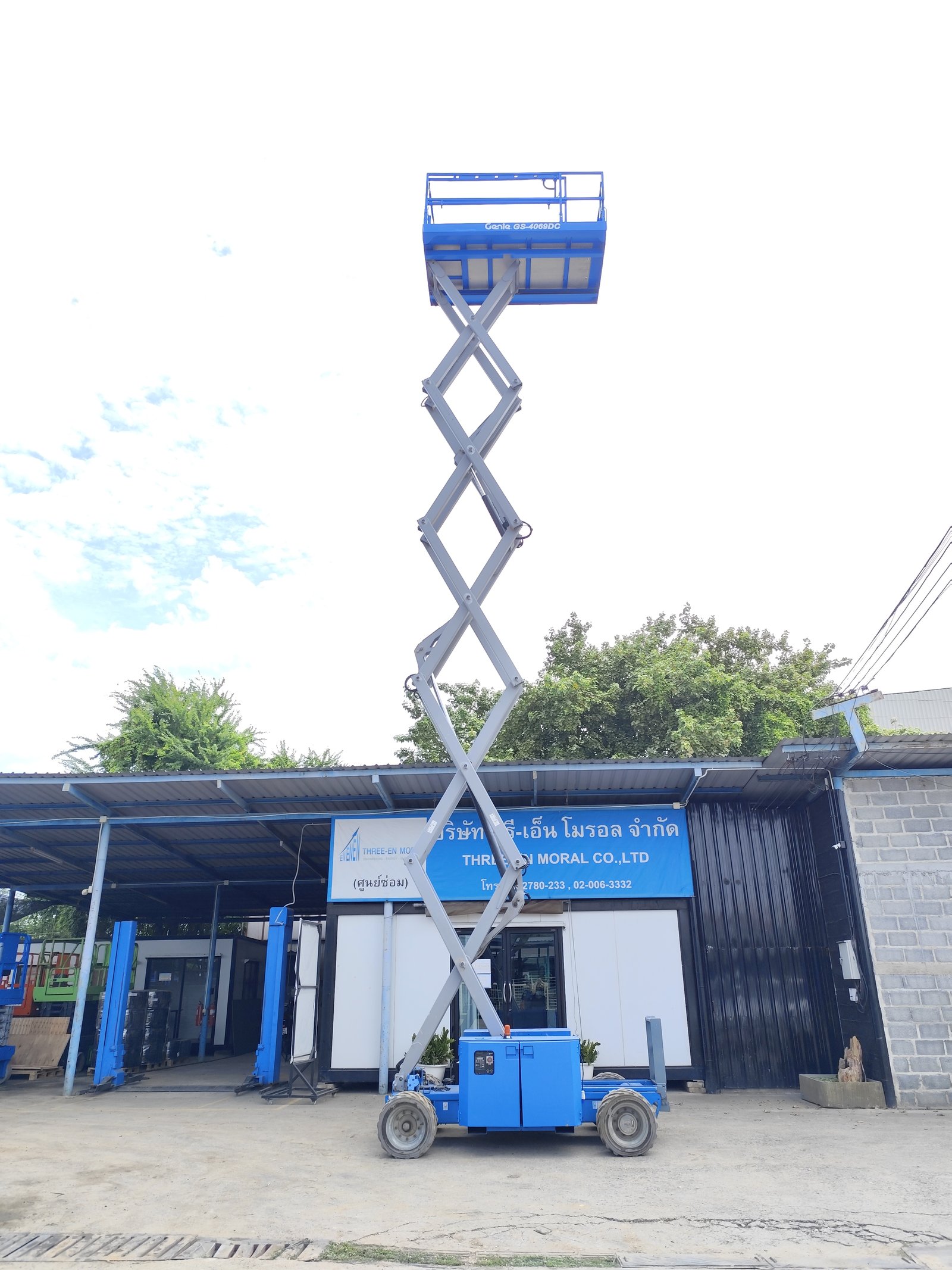 รถกระเช้า Scissor Lift Genie GS4069DC รถกระเช้า Scissor Lift Genie GS4069DC