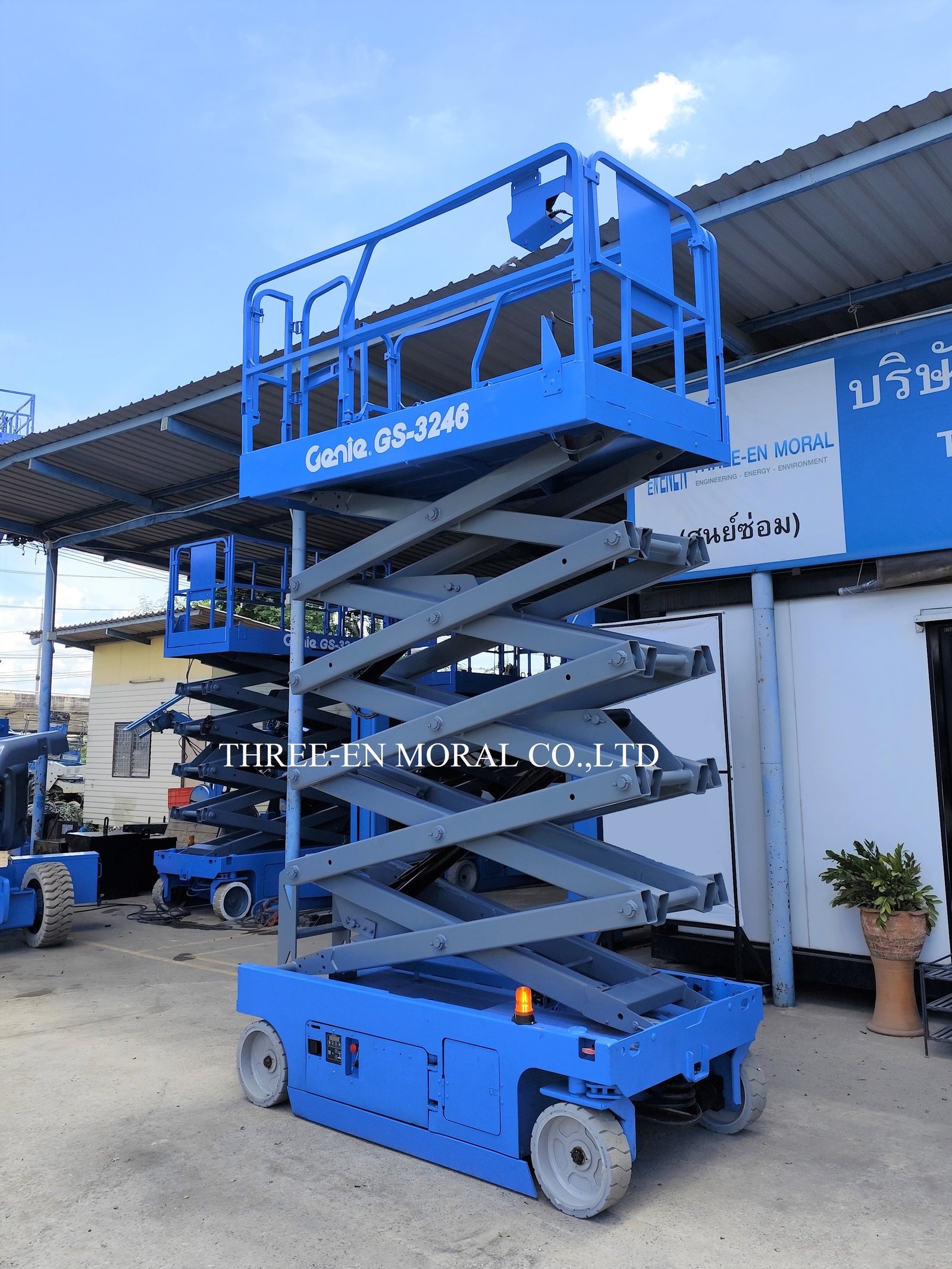 รถกระเช้า Scissor Lift Genie GS-3246