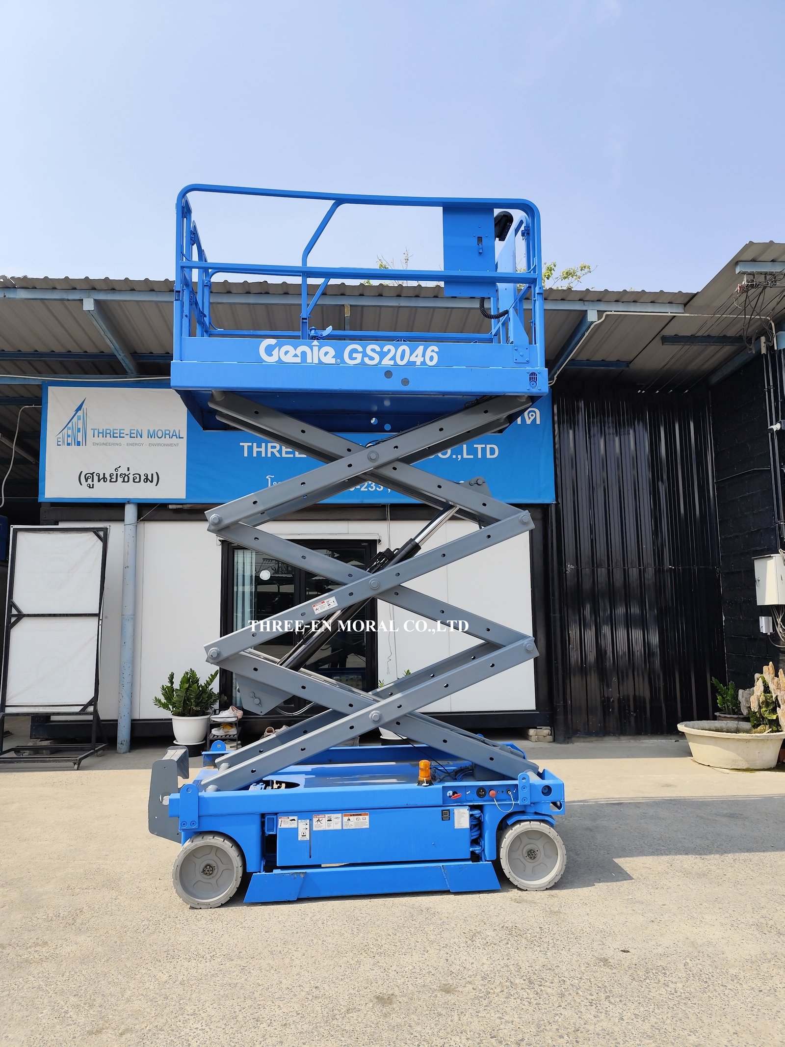 รถกระเช้า Scissor Lift Genie GS-2046 รถกระเช้า Scissor Lift Genie GS-2046