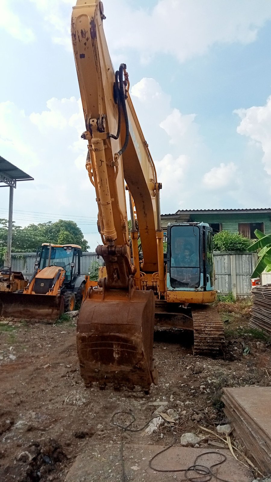 ขายแบ๊คโฮล KOMATSU PC228 US-3 ขายแบ๊คโฮล KOMATSU PC228 US-3