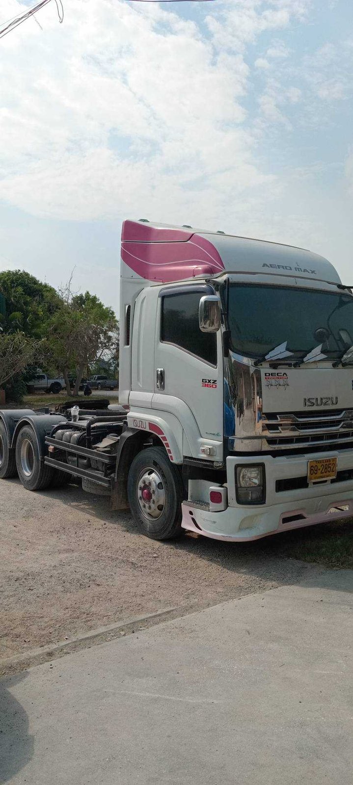 รถลากจูง ISUZU ปี 2012