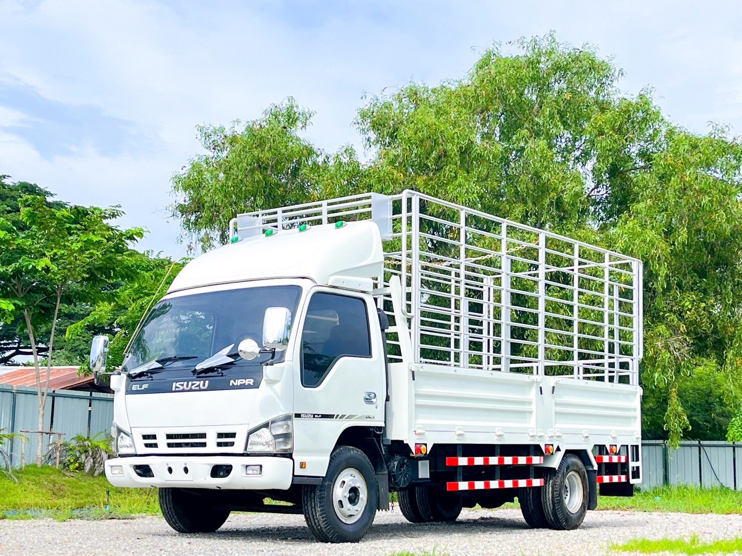 6 ล้อคอก ISUZU NPR 130 เเรงม้า ปี 2550 6 ล้อคอก ISUZU NPR 130 เเรงม้า ปี 2550